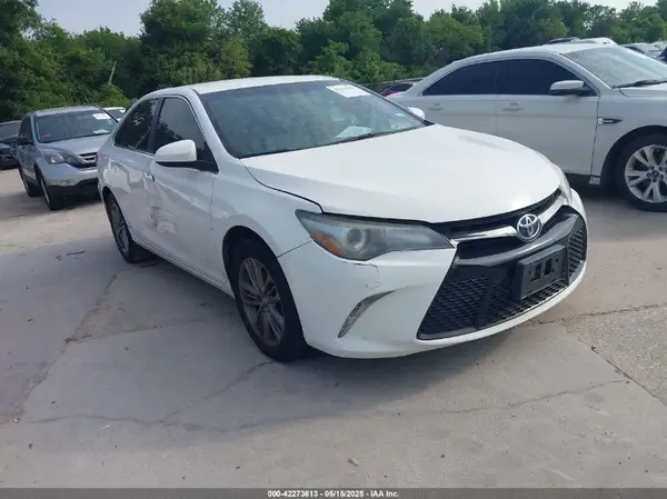 4T1BF1FK9GU243214 2016 TOYOTA CAMRY - Image 1