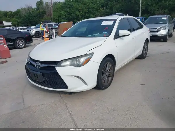 4T1BF1FK9GU243214 2016 TOYOTA CAMRY - Image 2