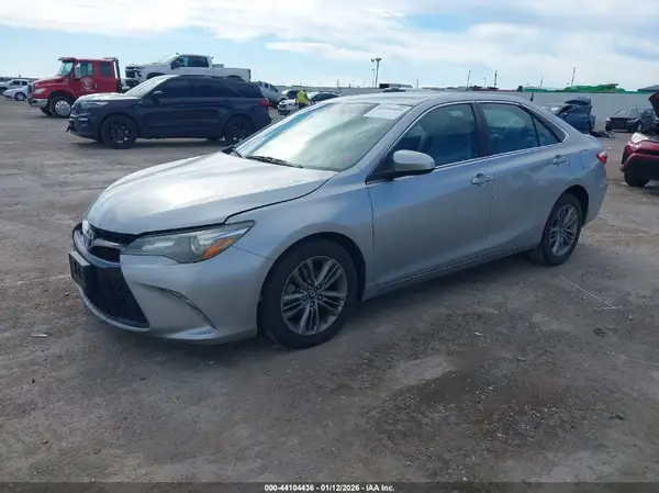 4T1BF1FK9GU243472 2016 TOYOTA CAMRY - Image 2