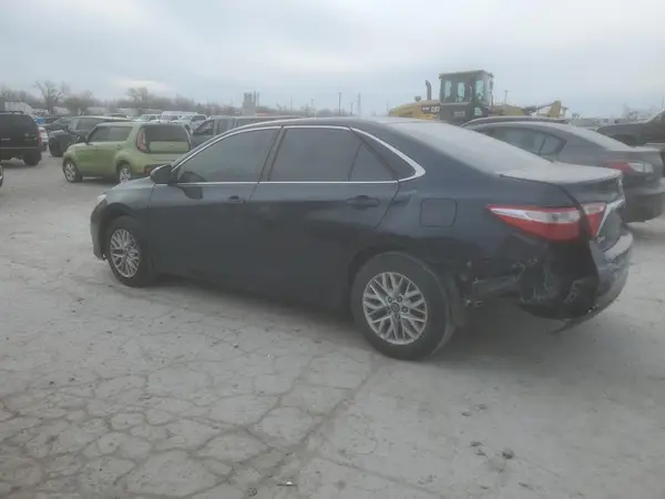 4T1BF1FK9GU245674 2016 TOYOTA CAMRY - Image 2