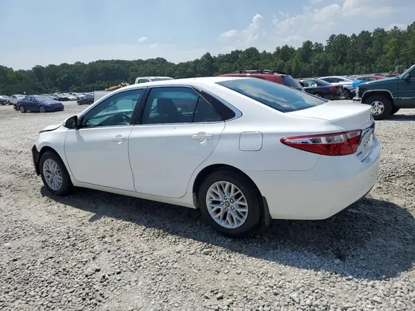 4T1BF1FK9GU247277 2016 TOYOTA CAMRY - Image 2