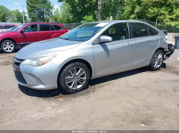 4T1BF1FK9GU247814 2016 TOYOTA CAMRY - Image 2