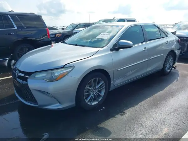 4T1BF1FK9GU248915 2016 TOYOTA CAMRY - Image 2