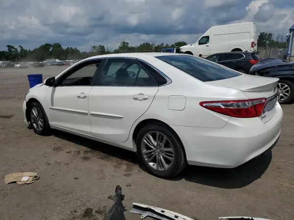4T1BF1FK9GU256965 2016 TOYOTA CAMRY - Image 2
