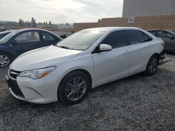 4T1BF1FK9GU257582 2016 TOYOTA CAMRY - Image 1