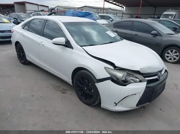 4T1BF1FK9GU258232 2016 TOYOTA CAMRY - Image 1