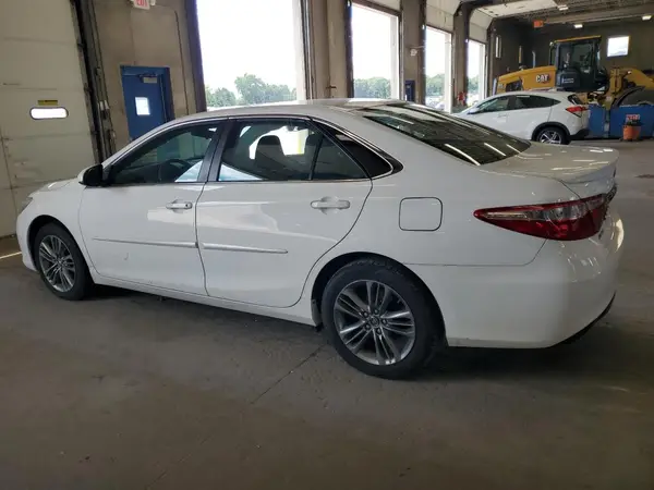 4T1BF1FK9GU258442 2016 TOYOTA CAMRY - Image 2