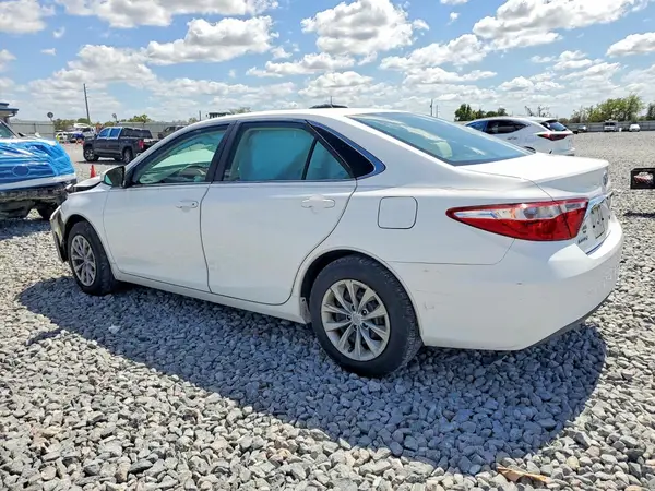 4T1BF1FK9GU263009 2016 TOYOTA CAMRY - Image 2