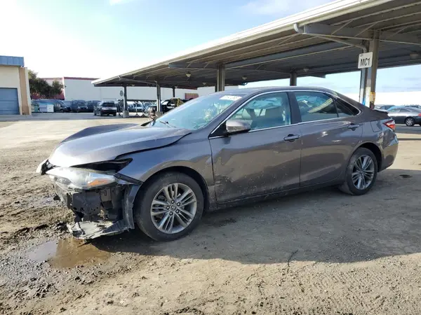 4T1BF1FK9GU263513 2016 TOYOTA CAMRY - Image 1