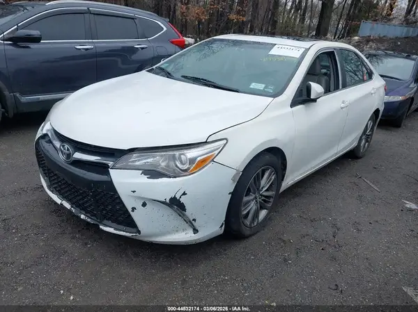 4T1BF1FK9GU264130 2016 TOYOTA CAMRY - Image 2