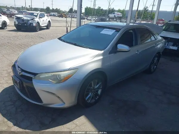4T1BF1FK9GU264340 2016 TOYOTA CAMRY - Image 2