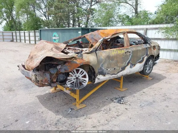 4T1BF1FK9GU264368 2016 TOYOTA CAMRY - Image 2