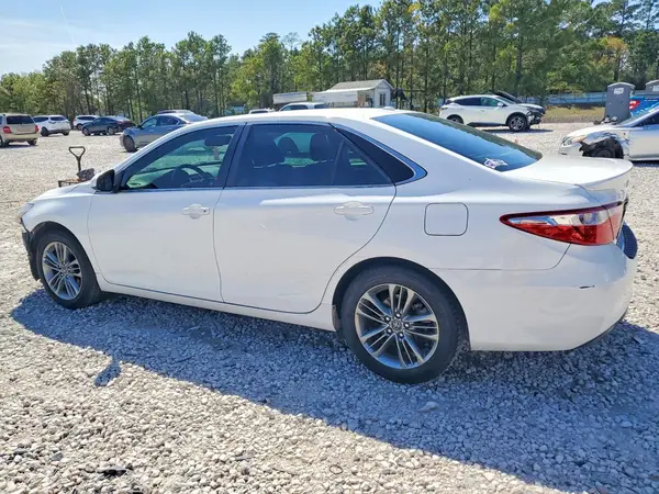 4T1BF1FK9GU265889 2016 TOYOTA CAMRY - Image 2