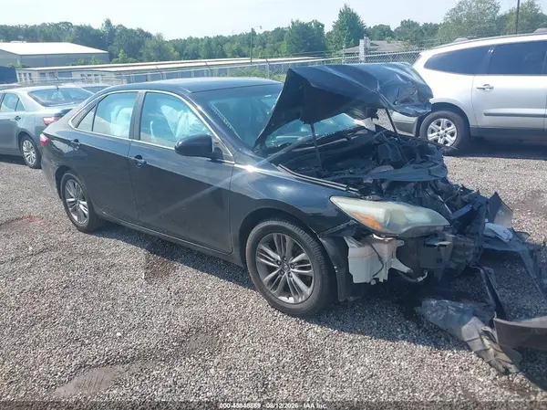 4T1BF1FK9GU501375 2016 TOYOTA CAMRY - Image 1