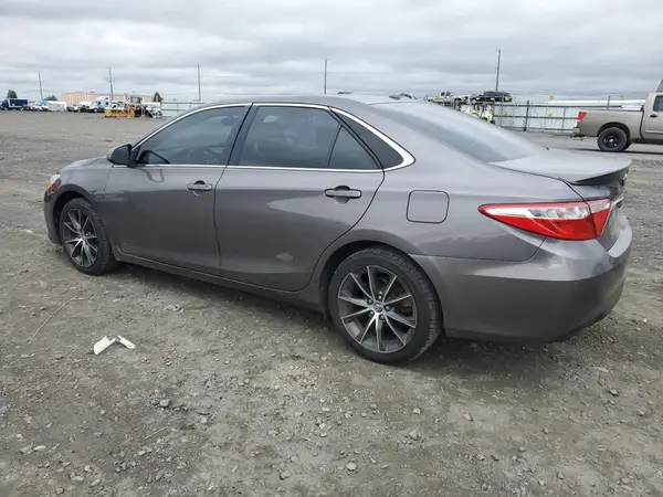 4T1BF1FK9GU501389 2016 TOYOTA CAMRY - Image 2