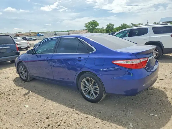 4T1BF1FK9GU501473 2016 TOYOTA CAMRY - Image 2