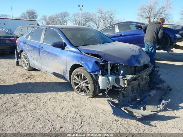 4T1BF1FK9GU501795 2016 TOYOTA CAMRY - Image 1
