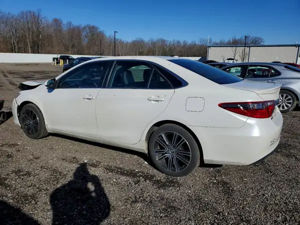 4T1BF1FK9GU505104 2016 TOYOTA CAMRY - Image 2