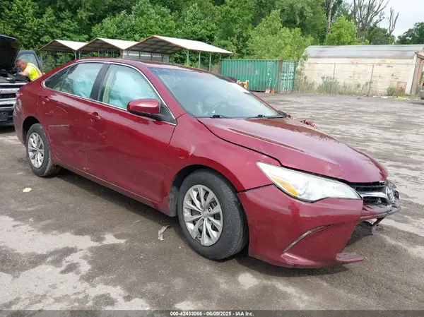4T1BF1FK9GU507113 2016 TOYOTA CAMRY - Image 1