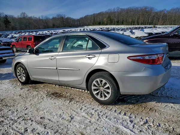 4T1BF1FK9GU508617 2016 TOYOTA CAMRY - Image 2