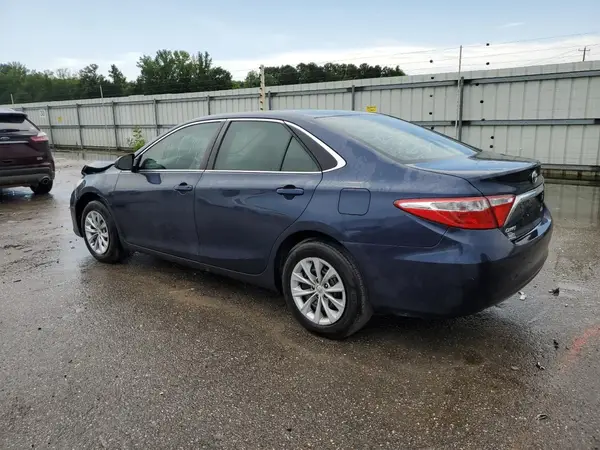 4T1BF1FK9GU510240 2016 TOYOTA CAMRY - Image 2