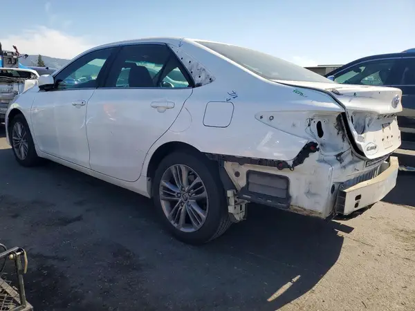 4T1BF1FK9GU510285 2016 TOYOTA CAMRY - Image 2