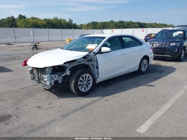 4T1BF1FK9GU514255 2016 TOYOTA CAMRY - Image 2