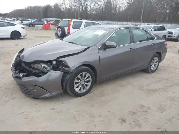 4T1BF1FK9GU516166 2016 TOYOTA CAMRY - Image 2