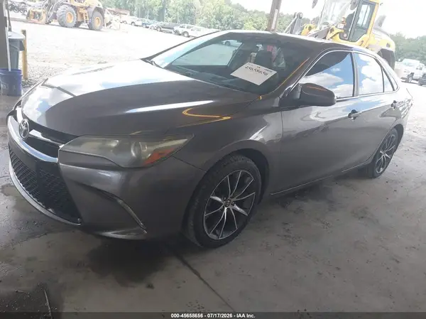4T1BF1FK9GU516264 2016 TOYOTA CAMRY - Image 2