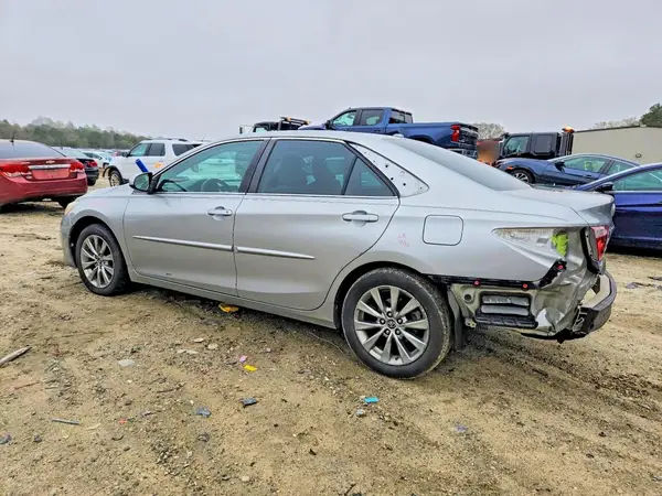 4T1BF1FK9GU517012 2016 TOYOTA CAMRY - Image 2
