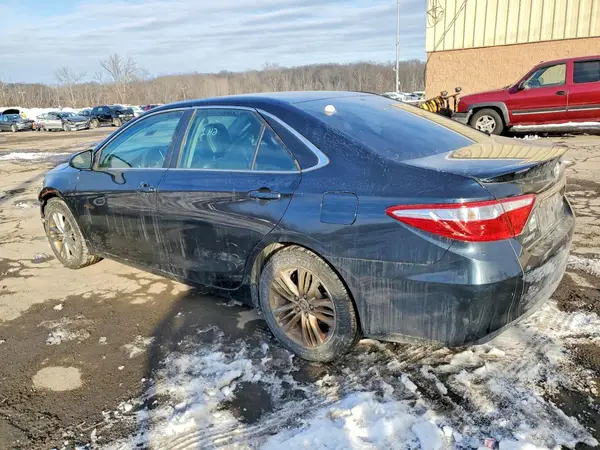 4T1BF1FK9GU519942 2016 TOYOTA CAMRY - Image 2