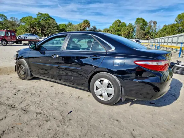 4T1BF1FK9GU523232 2016 TOYOTA CAMRY - Image 2