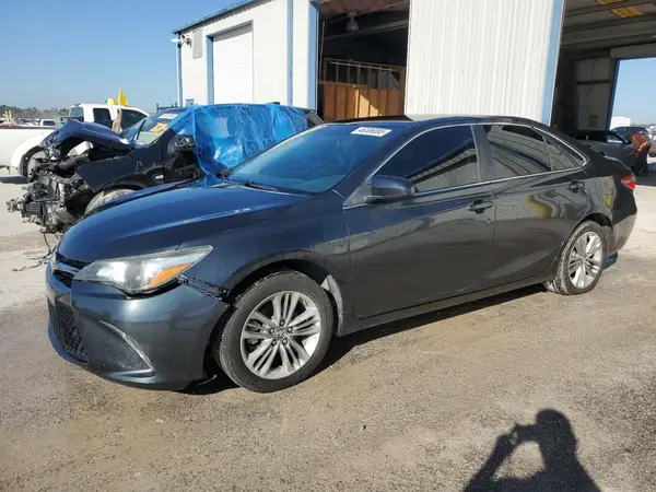 4T1BF1FK9GU523943 2016 TOYOTA CAMRY - Image 1