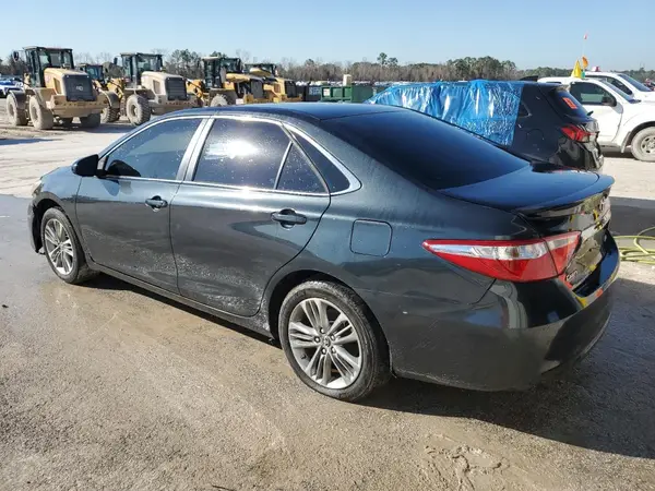 4T1BF1FK9GU523943 2016 TOYOTA CAMRY - Image 2