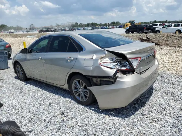 4T1BF1FK9GU524137 2016 TOYOTA CAMRY - Image 2