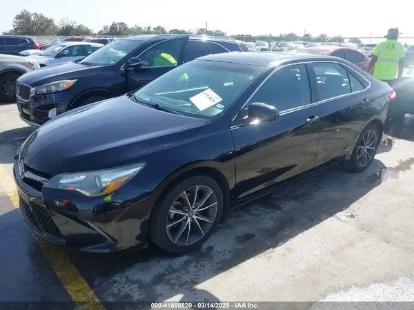 4T1BF1FK9GU524199 2016 TOYOTA CAMRY - Image 2