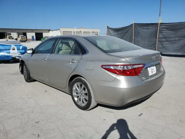 4T1BF1FK9GU528866 2016 TOYOTA CAMRY - Image 2