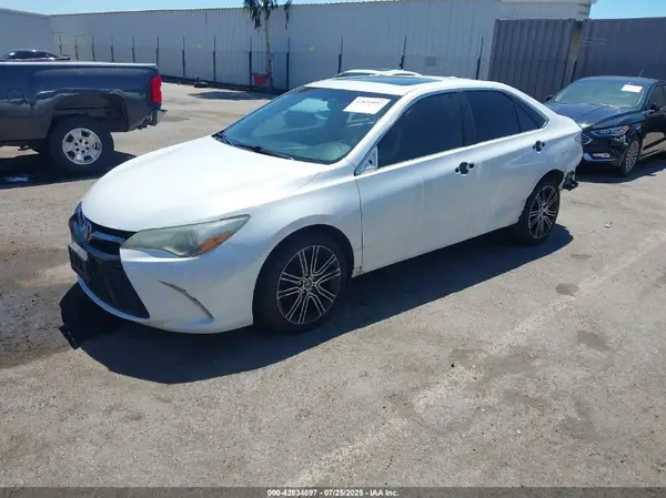 4T1BF1FK9GU530388 2016 TOYOTA CAMRY - Image 2