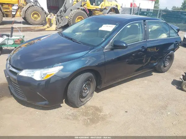 4T1BF1FK9GU531623 2016 TOYOTA CAMRY - Image 2