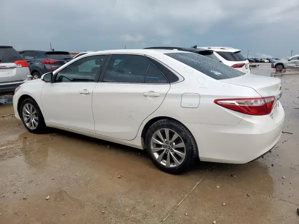 4T1BF1FK9GU532187 2016 TOYOTA CAMRY - Image 2