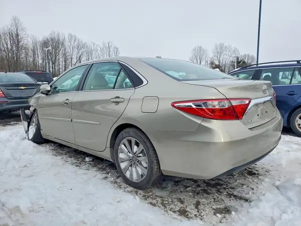 4T1BF1FK9GU533064 2016 TOYOTA CAMRY - Image 2