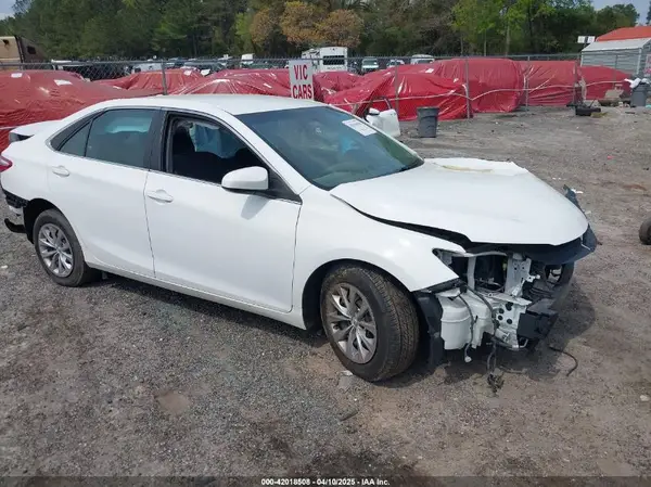 4T1BF1FK9GU533355 2016 TOYOTA CAMRY - Image 1