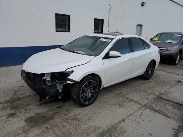4T1BF1FK9GU533405 2016 TOYOTA CAMRY - Image 1