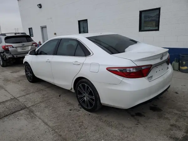 4T1BF1FK9GU533405 2016 TOYOTA CAMRY - Image 2