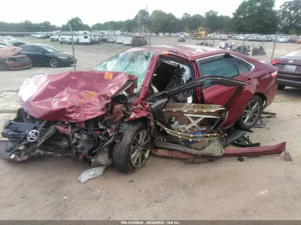 4T1BF1FK9GU534263 2016 TOYOTA CAMRY - Image 2