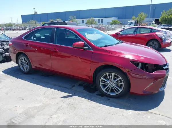 4T1BF1FK9GU537566 2016 TOYOTA CAMRY - Image 1