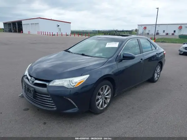 4T1BF1FK9GU537602 2016 TOYOTA CAMRY - Image 2