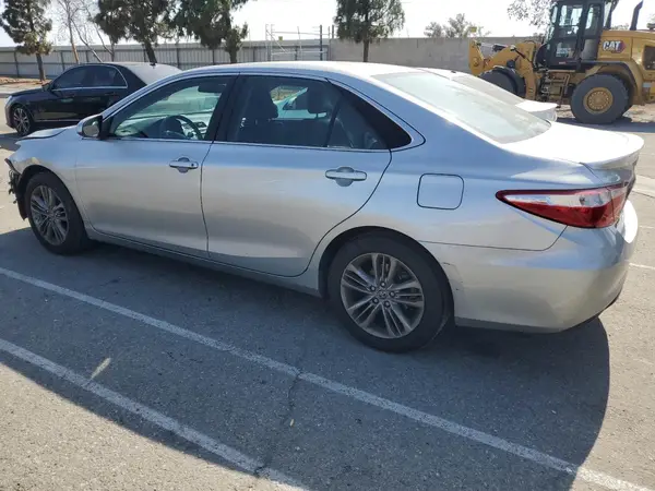 4T1BF1FK9GU538362 2016 TOYOTA CAMRY - Image 2
