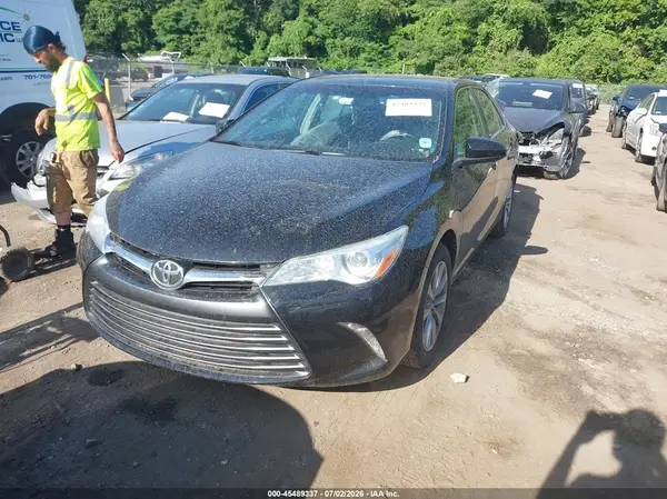 4T1BF1FK9GU538765 2016 TOYOTA CAMRY - Image 2