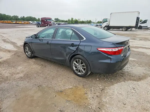 4T1BF1FK9GU540581 2016 TOYOTA CAMRY - Image 2